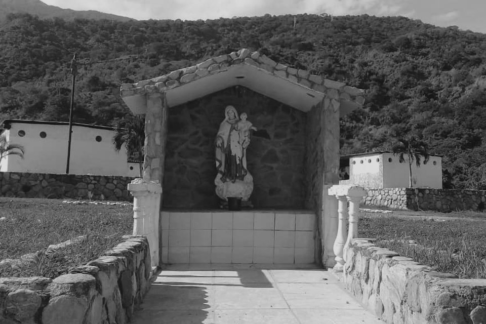 Pueblo camposanto Carmen de Uria